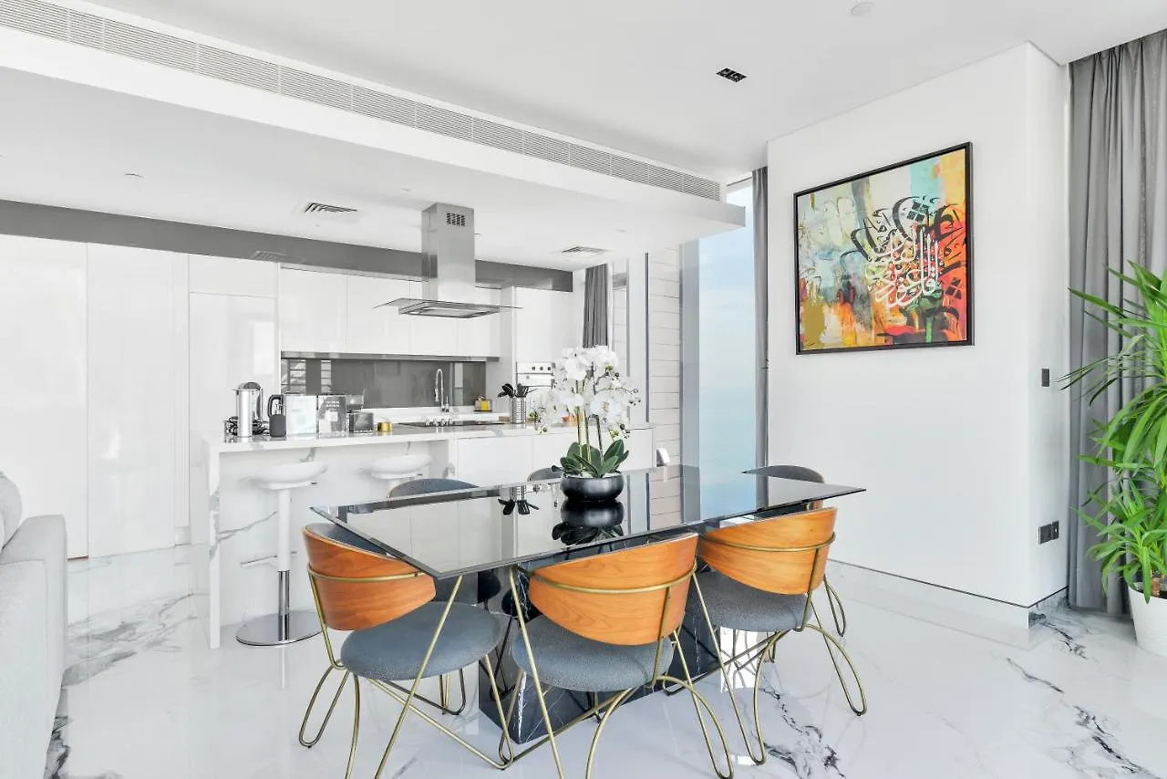 Apartment Luxurious 3 Bedroom W Maidroom In Bluewaters Island Dubai