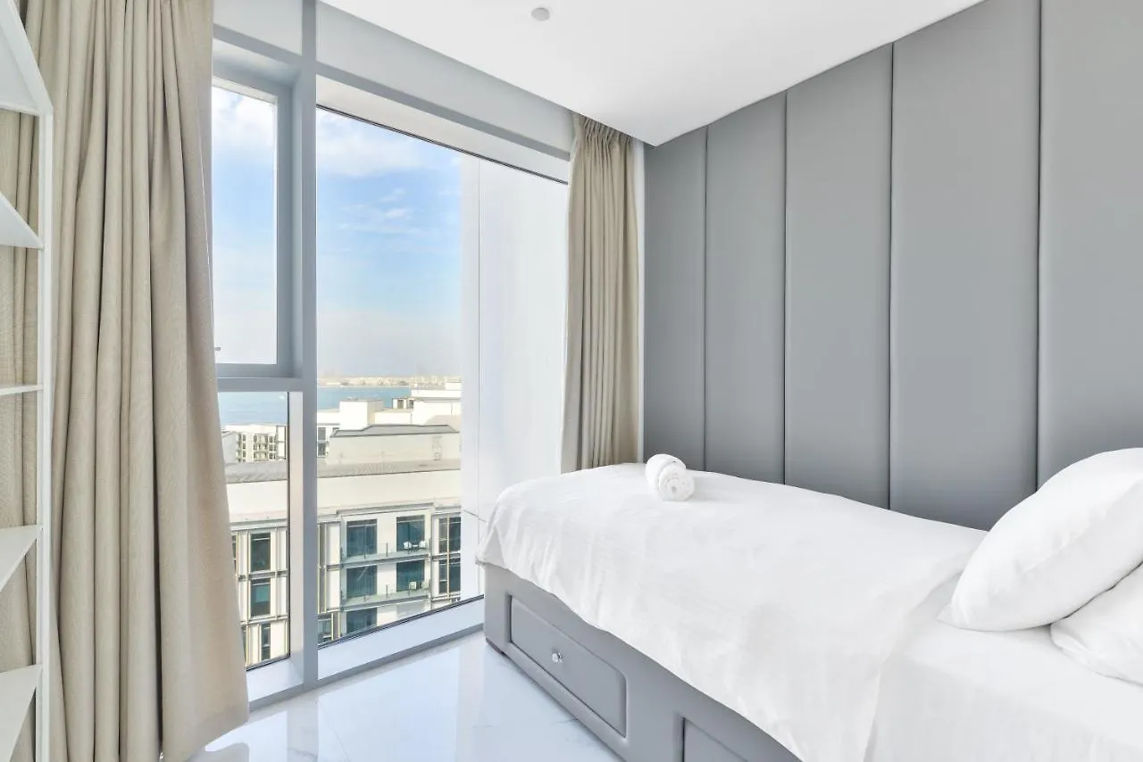 Luxurious 3 Bedroom W Maidroom In Bluewaters Island Dubai 0*,  United Arab Emirates